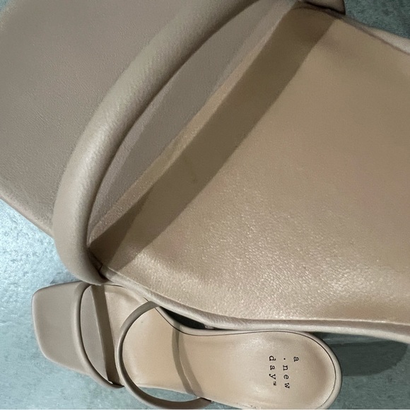 A new day - tan rounded block heel, with a square toe - Picture 11 of 13